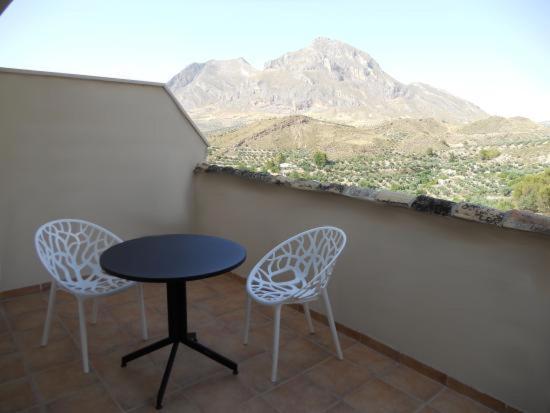 Hostal Rural De Cuadros Bedmar y Garciez ภายนอก รูปภาพ